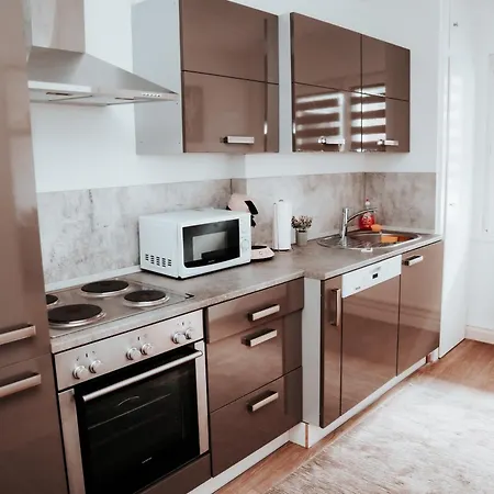 Ella - Direkt Am Bodensee Apartamento *